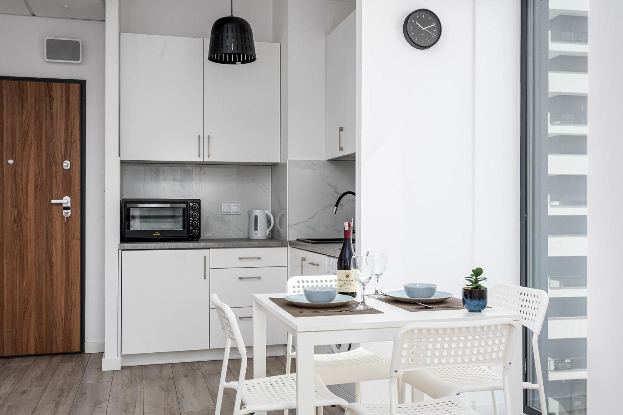 Apart D&K Free Parking Aleja Prymasa Tysiaclecia 83A Apartman Varsó Kültér fotó