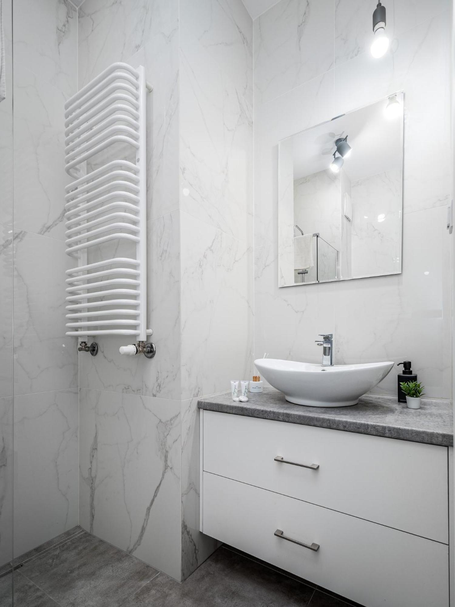 Apart D&K Free Parking Aleja Prymasa Tysiaclecia 83A Apartman Varsó Kültér fotó